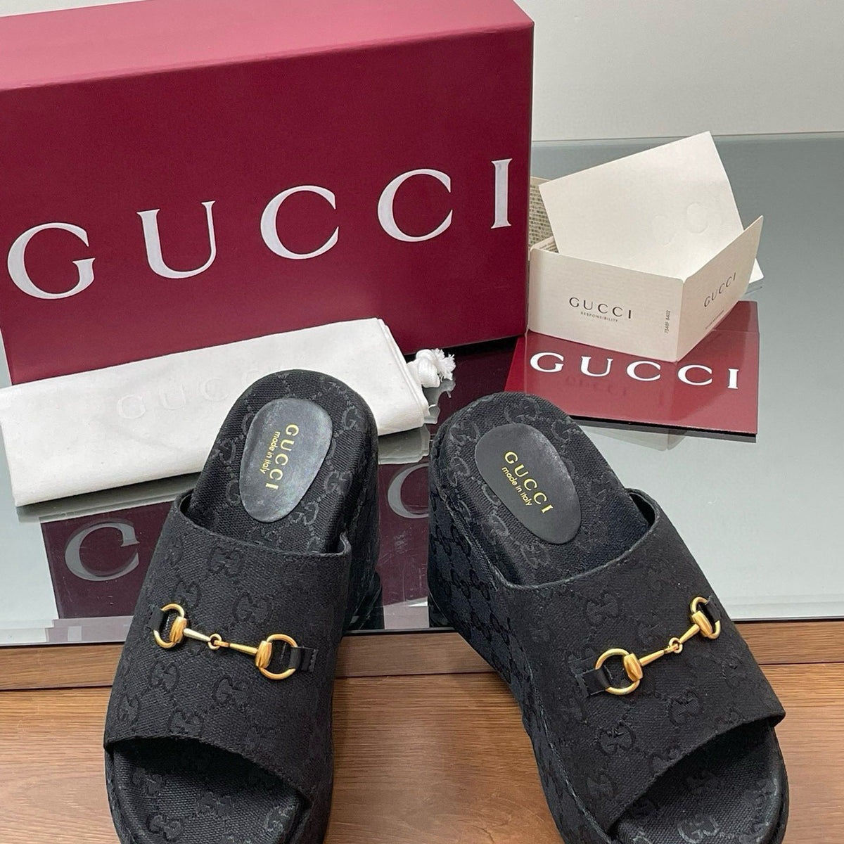 GG WEDGE SANDALS