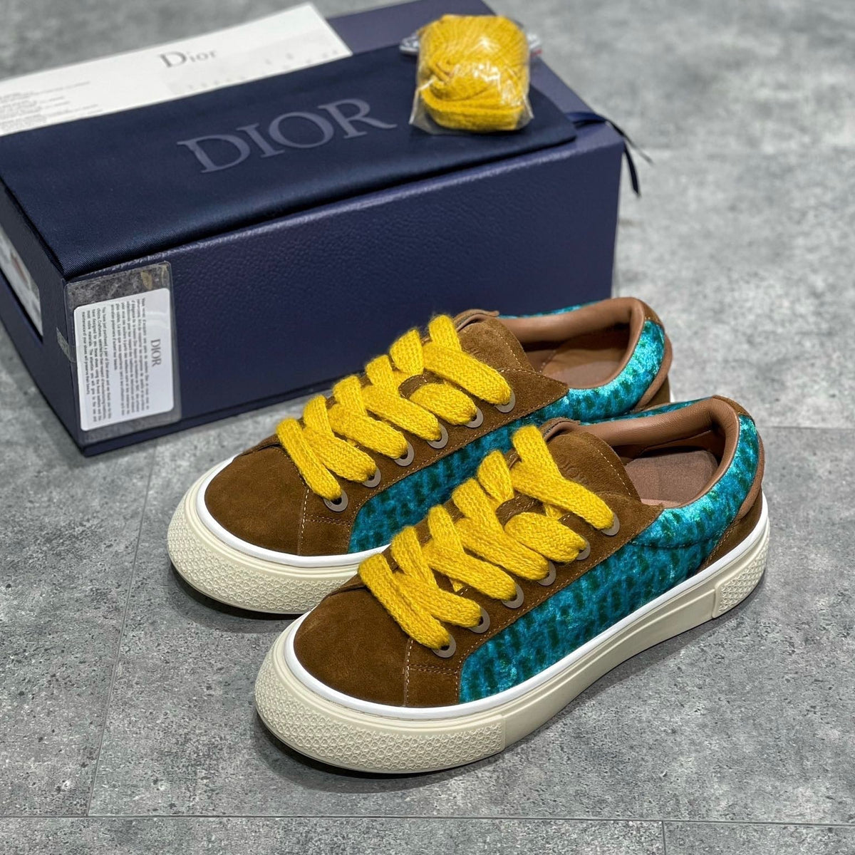 CD B33 SNEAKER