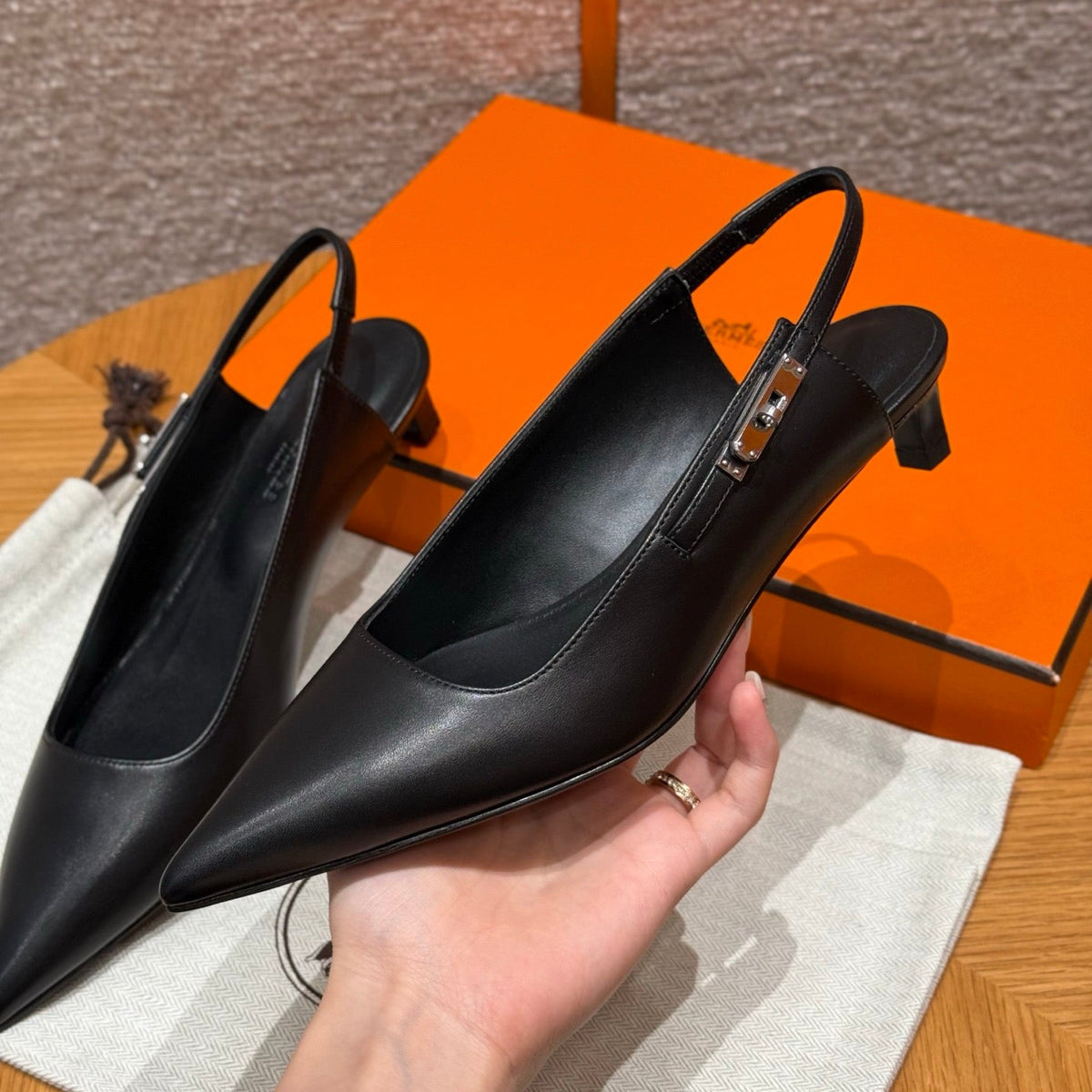HERM LOVER 40 PUMPS