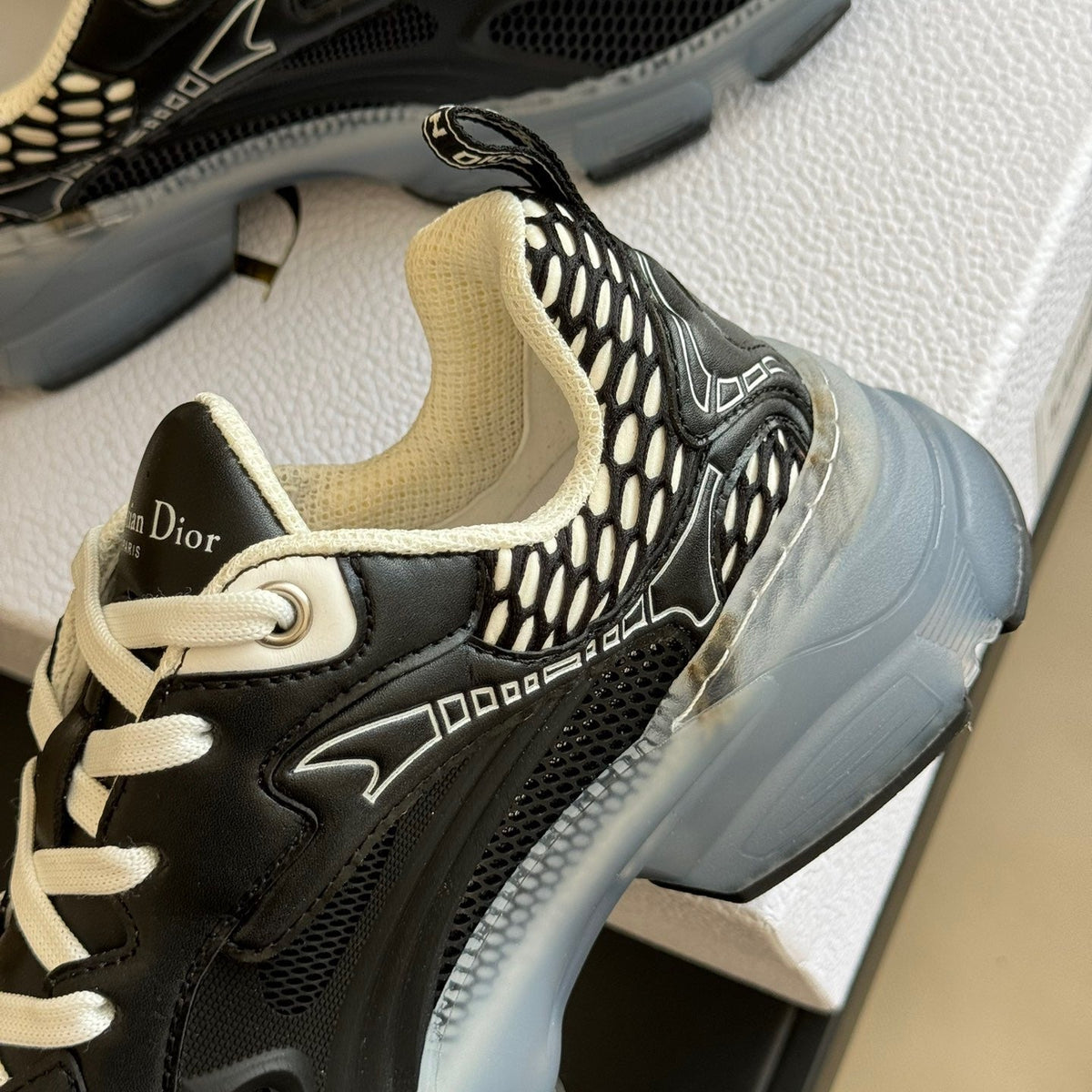 CD VIBE SNEAKERS