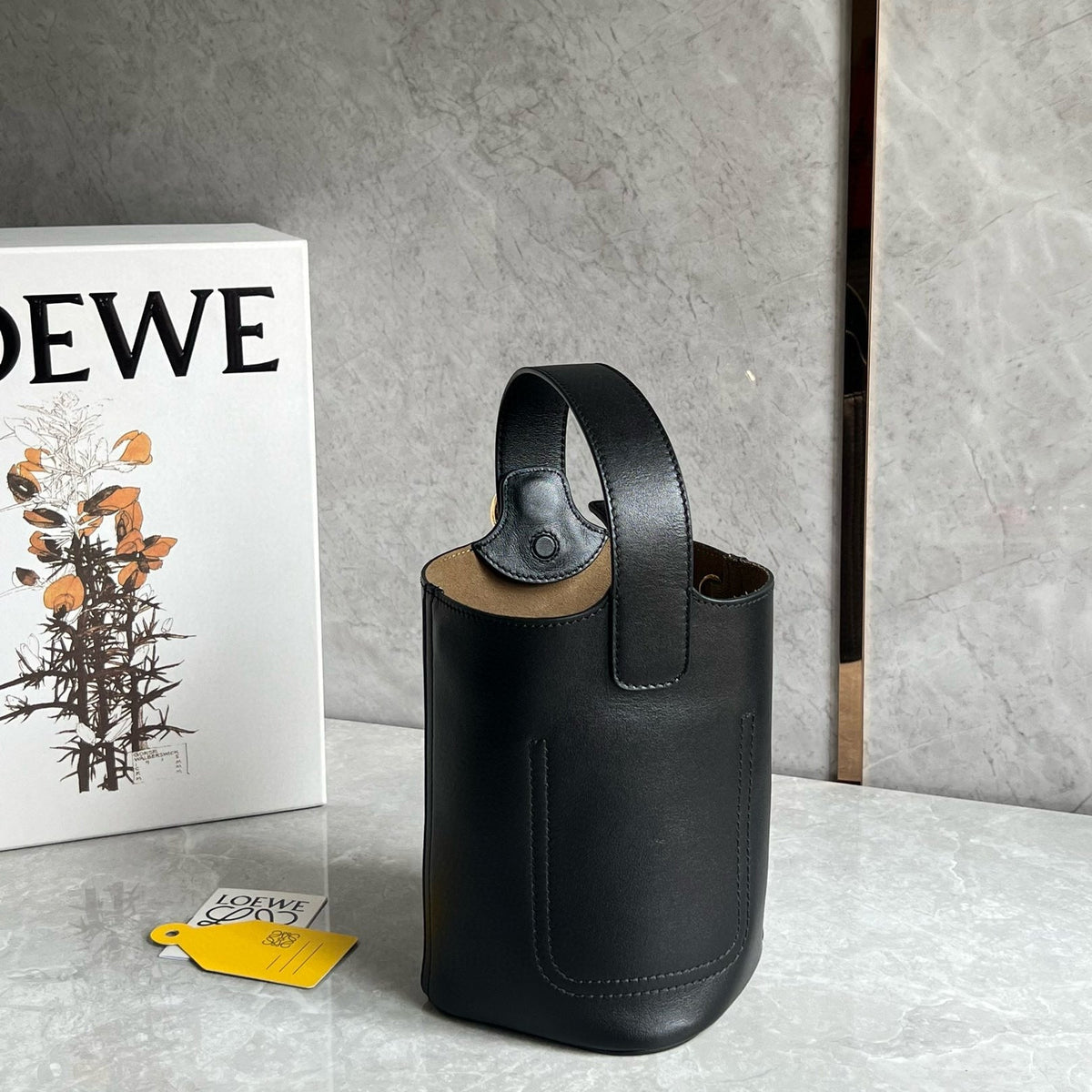 LOEW MINI PEBBLE BUCKET BAG