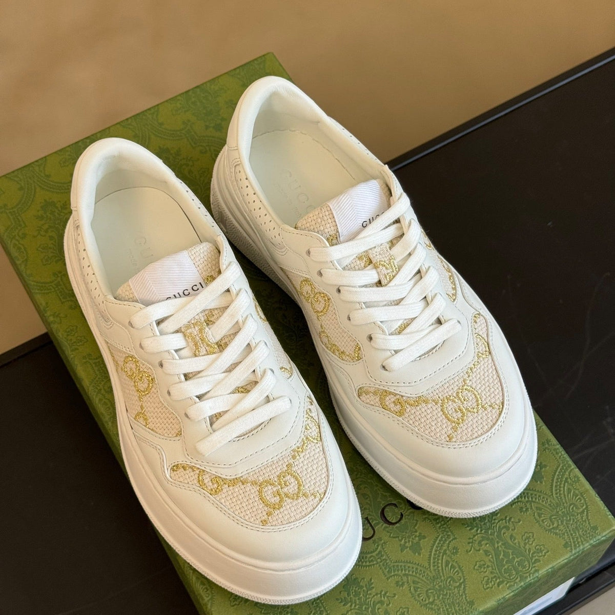 GG EMBOSSED SNEAKER