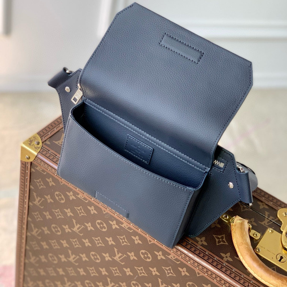 LOU FASTLINE MESSENGER BAG