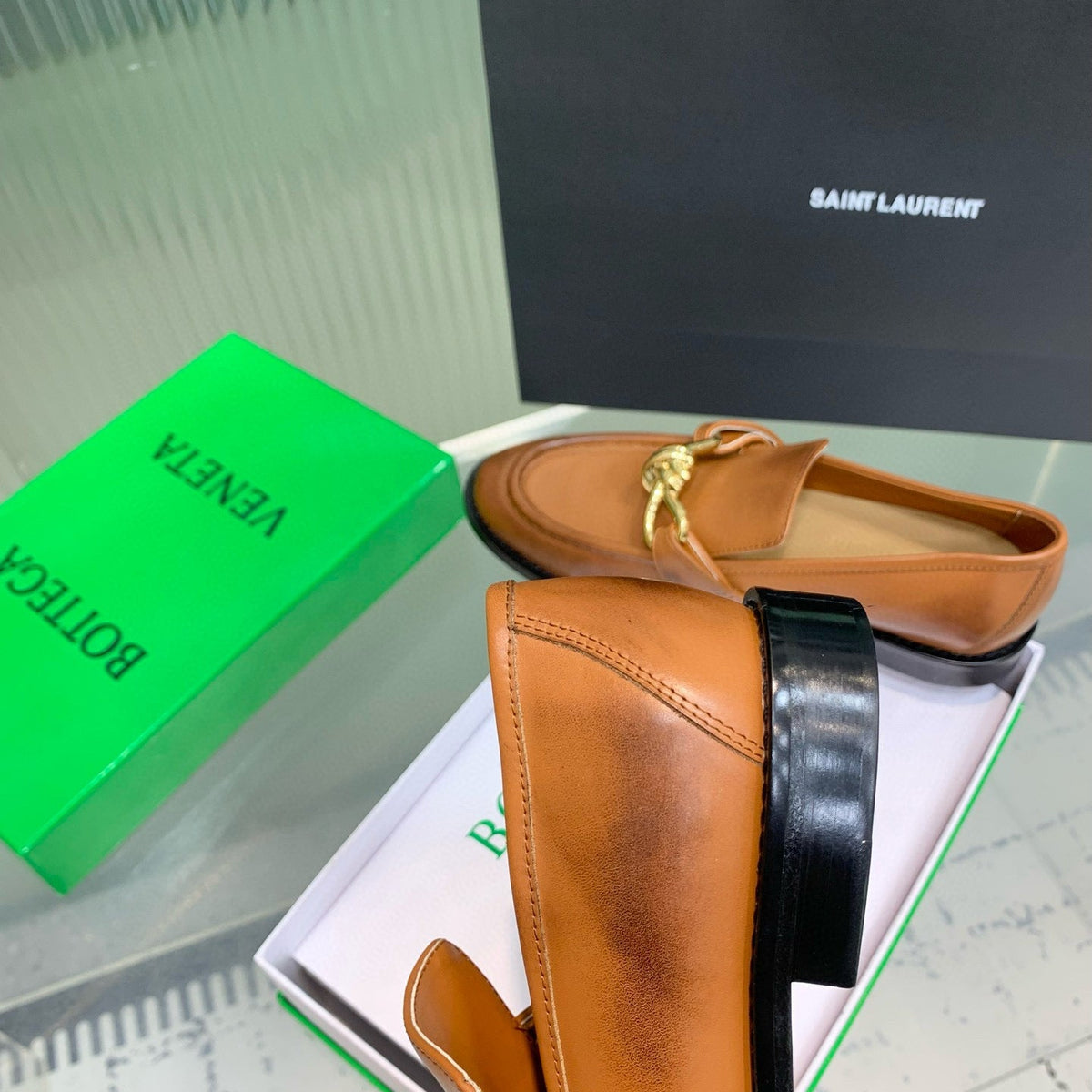 BOTT LOAFERS