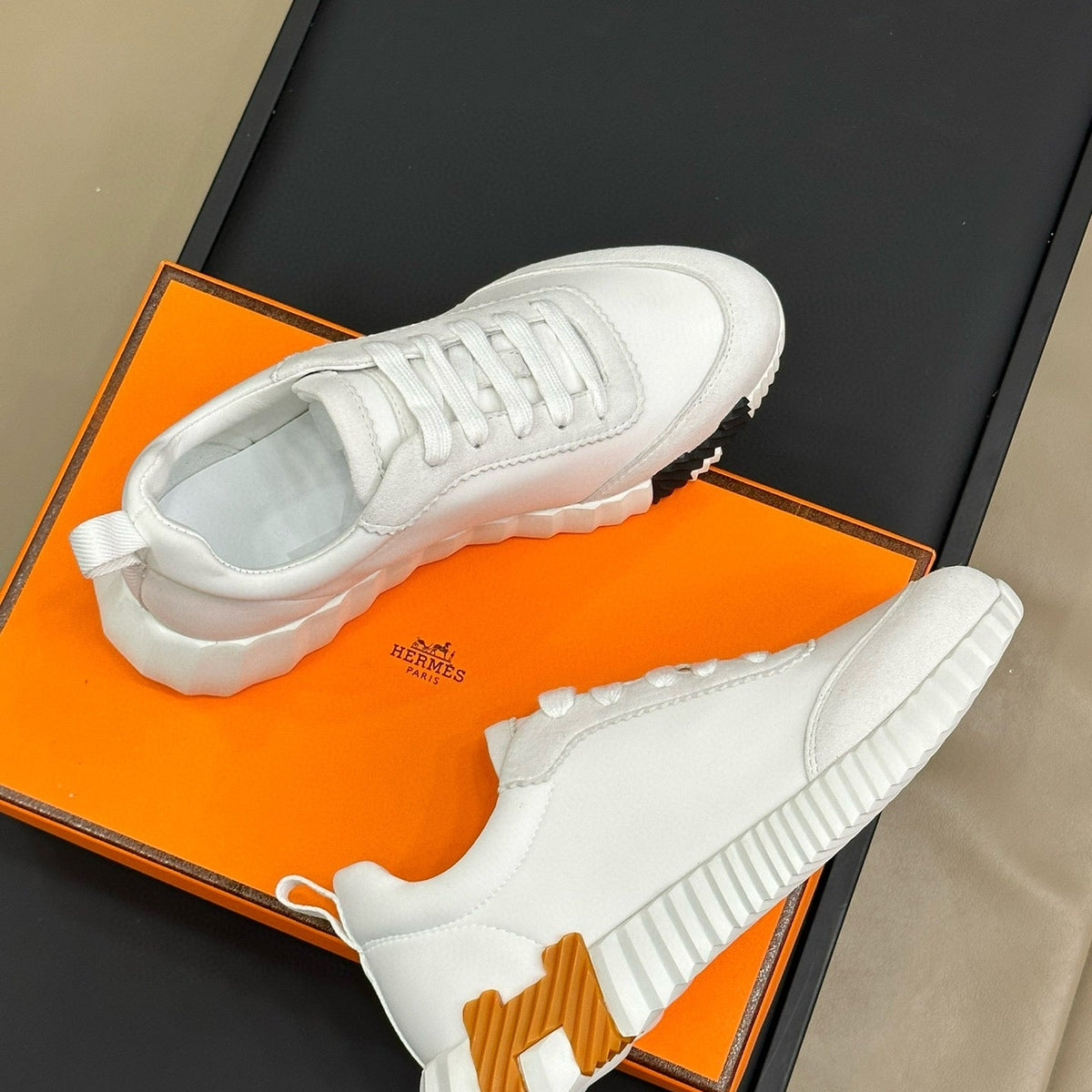 HERM BOUNCING SNEAKER