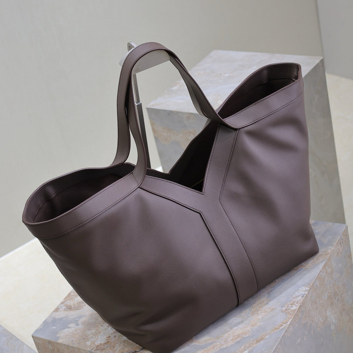 SL Y TOTE IN LEATHER BAG