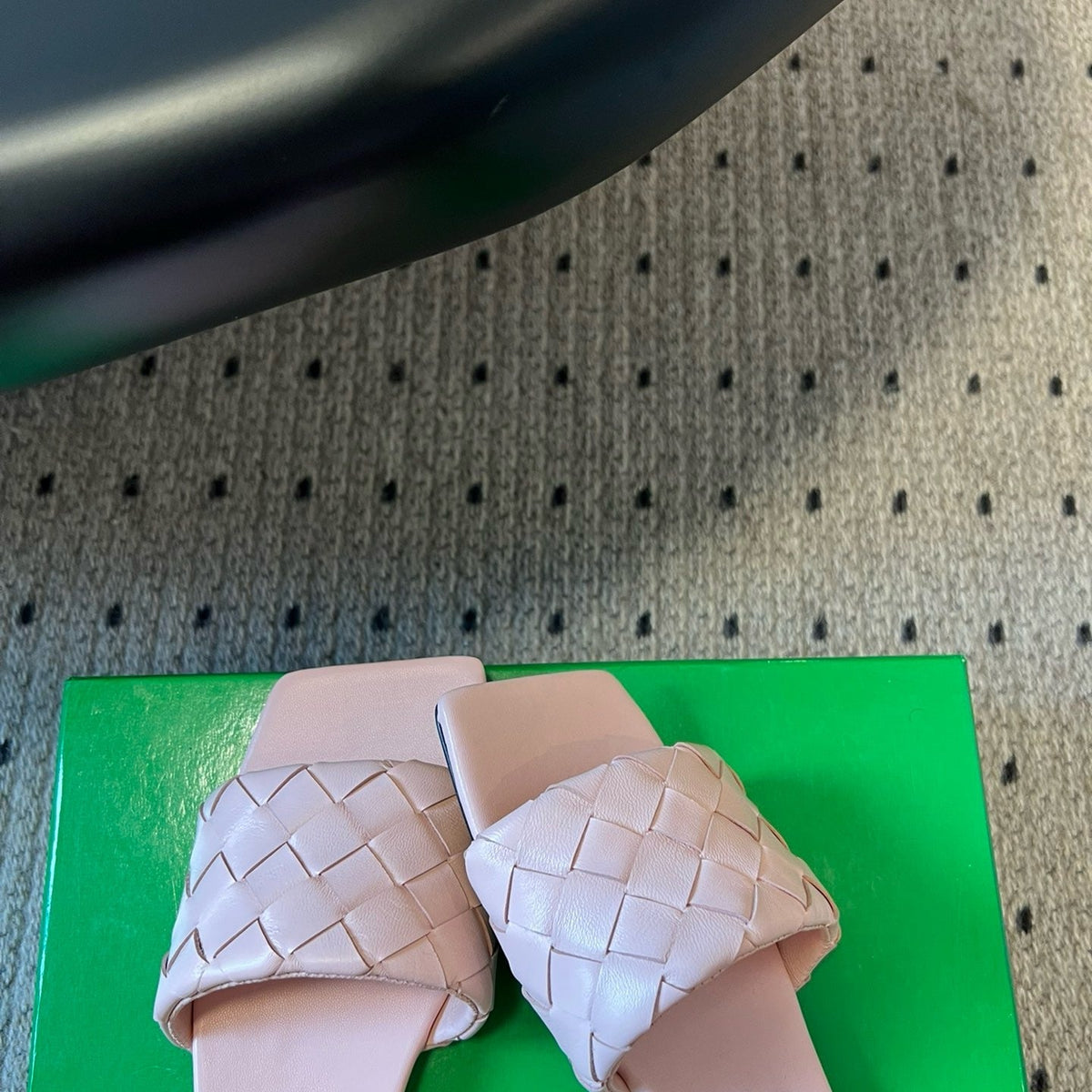 BOTT V SANDALS
