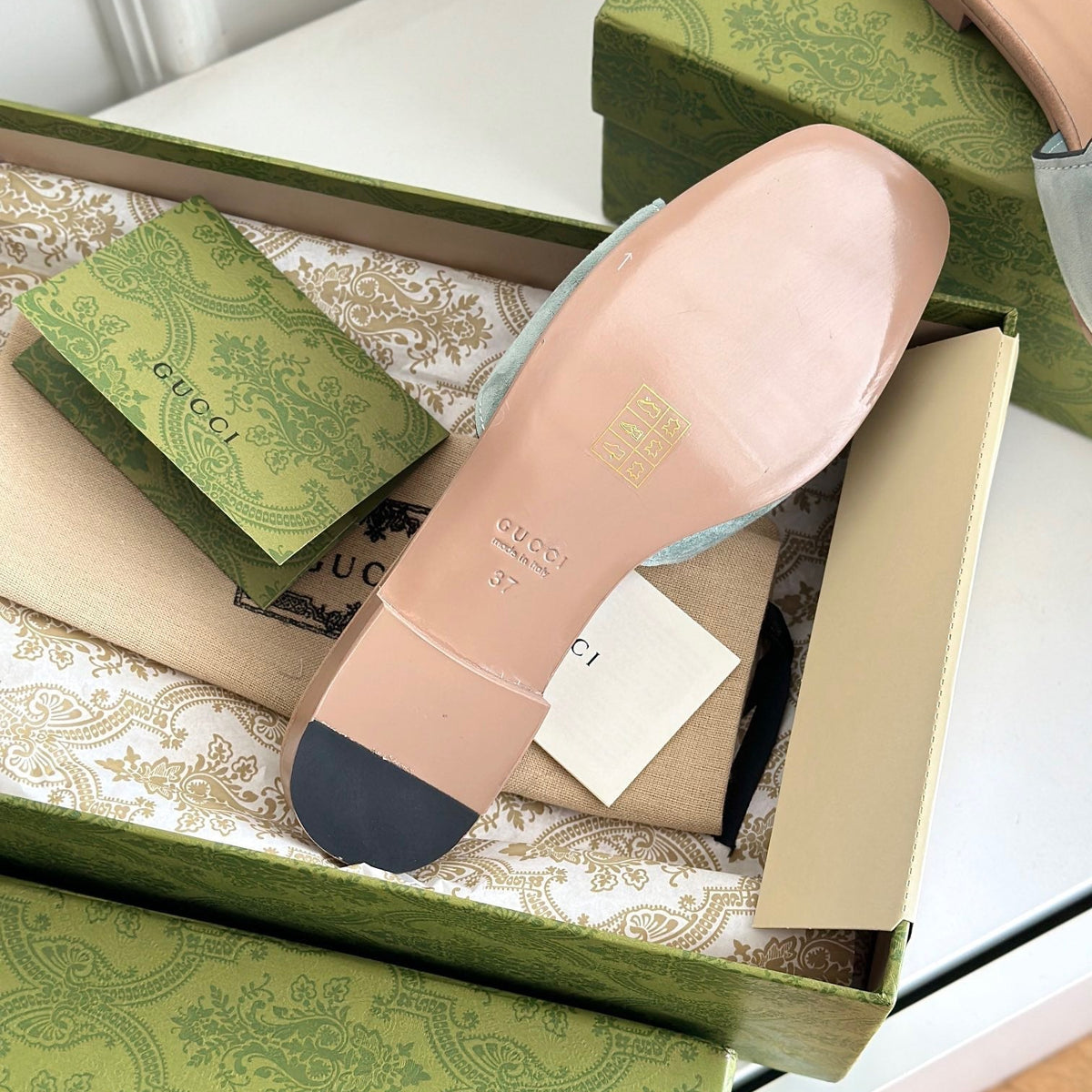 GG CUT OUT SANDALS