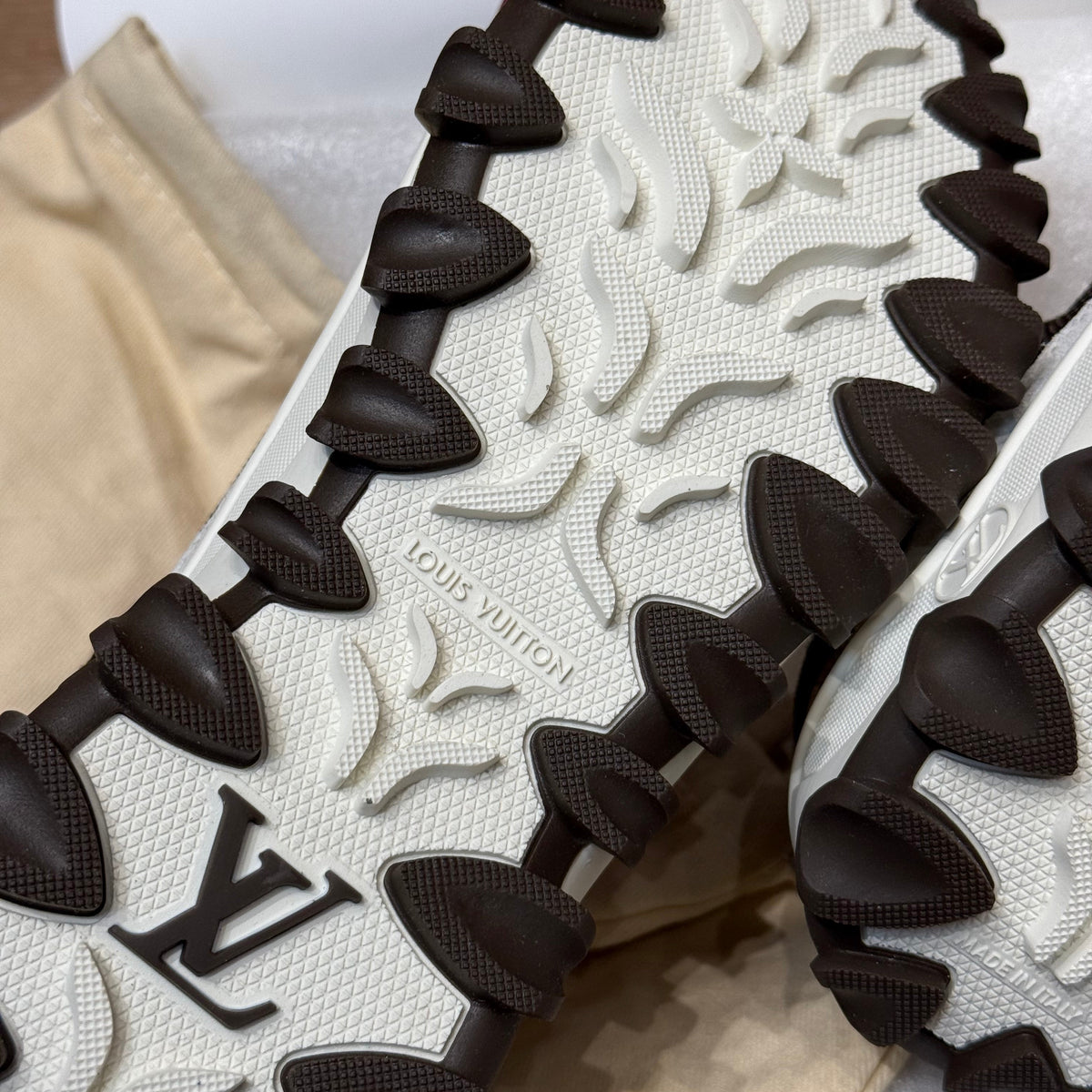 LOU RUSH XPLORER SNEAKERS