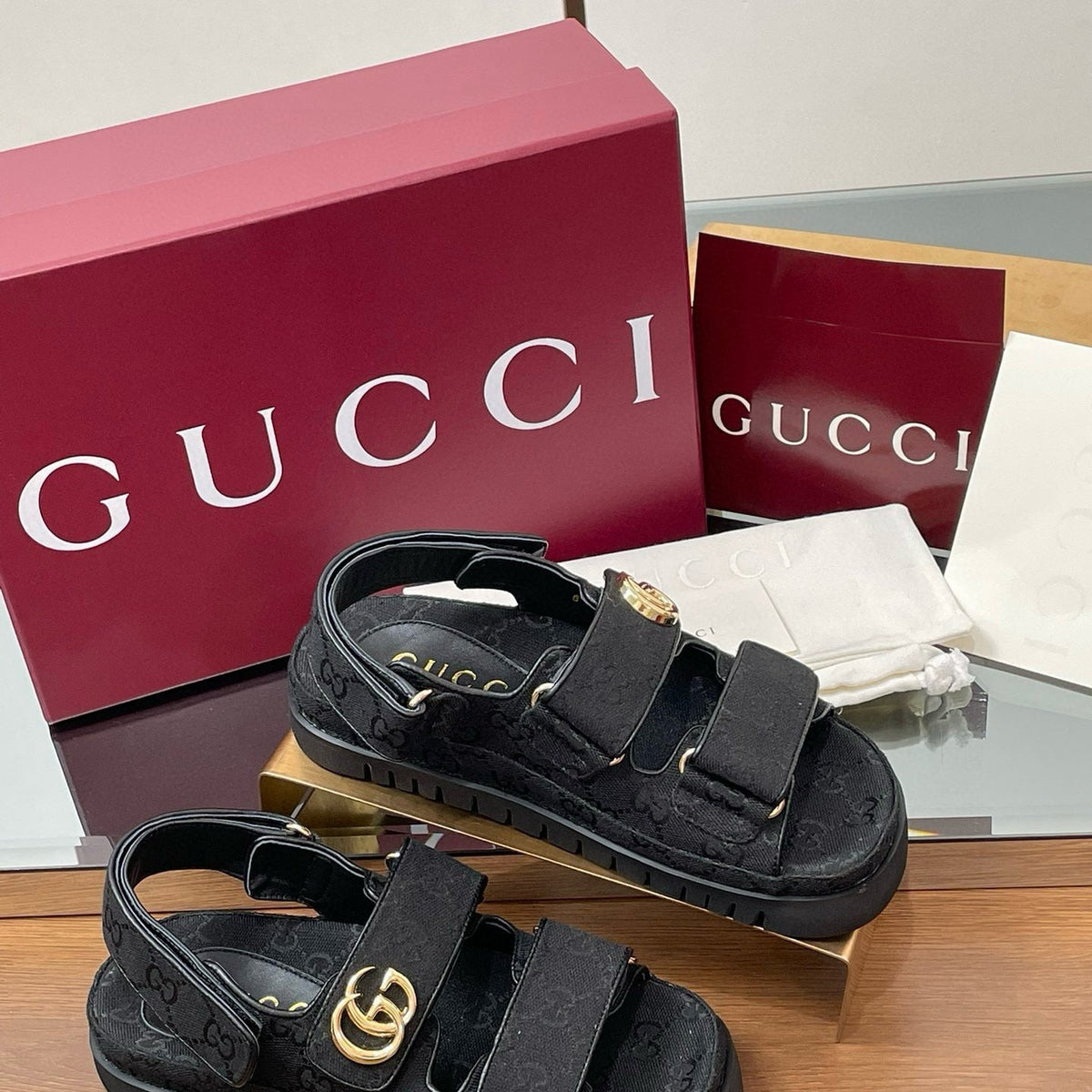 GG SANDALS