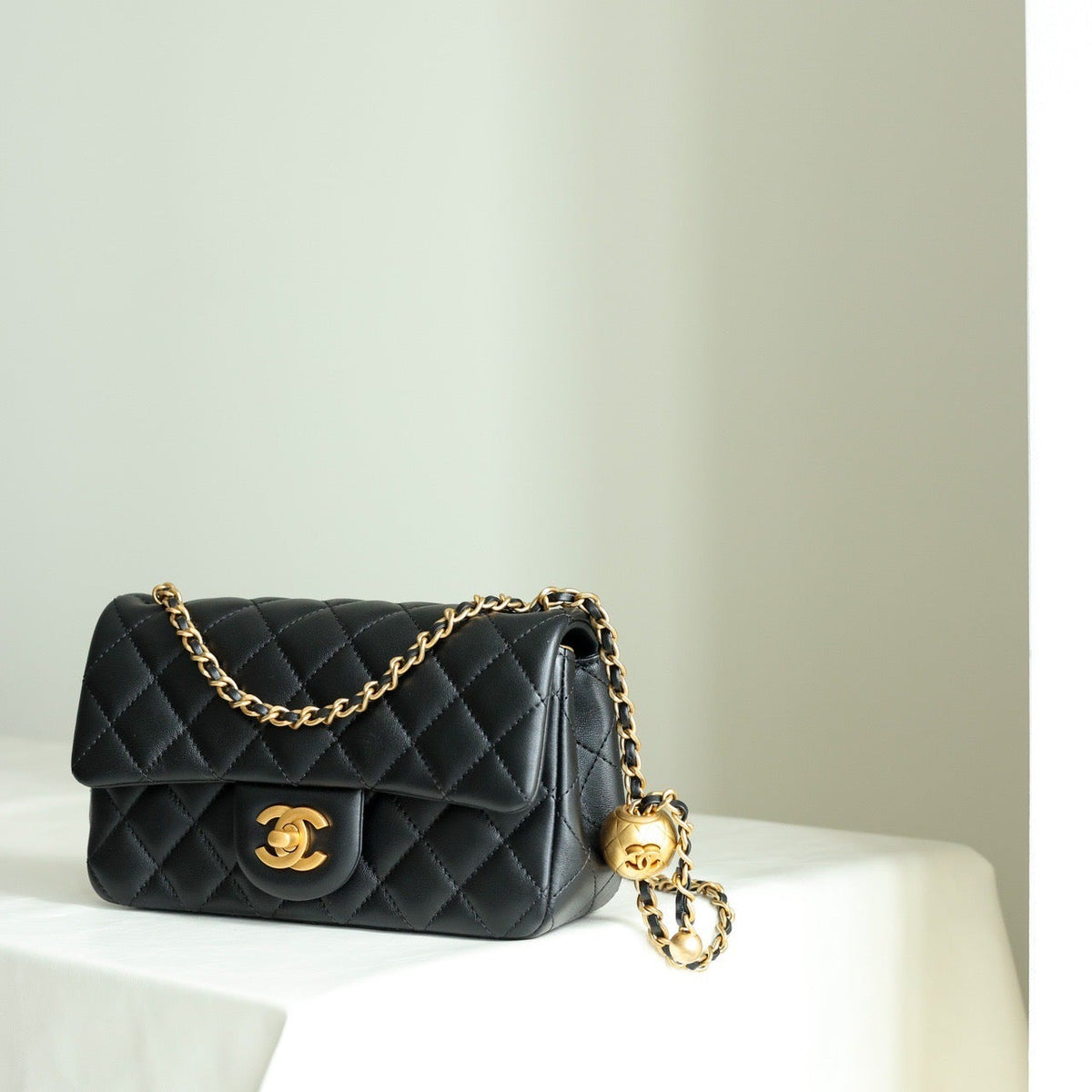 CC CLASSIC FLAP MINI BAG