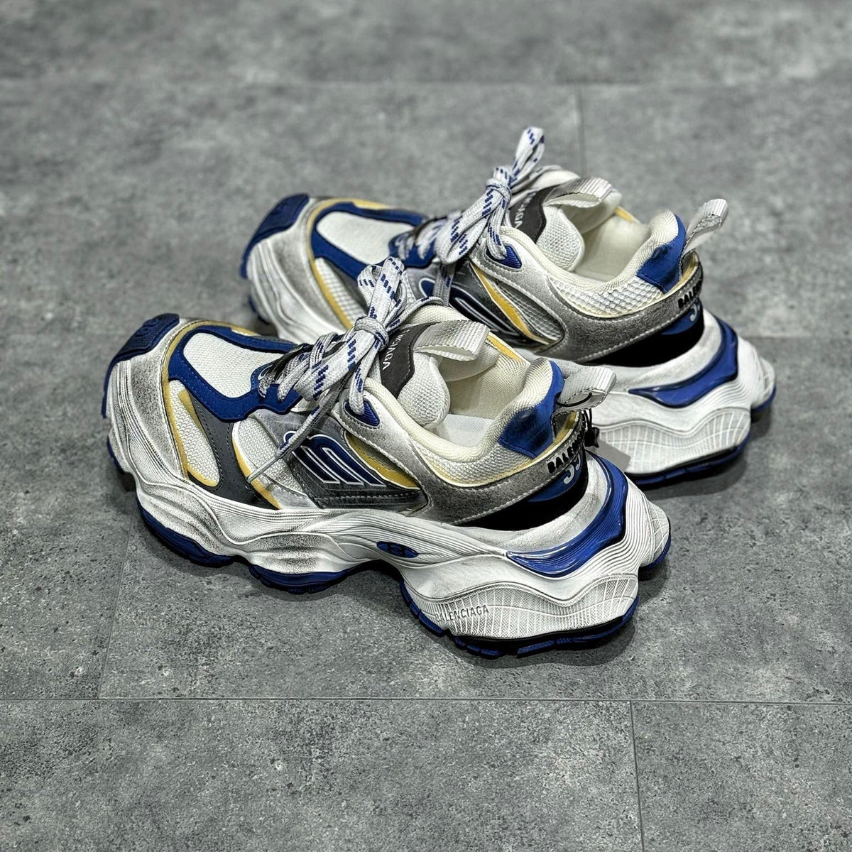 BAL CARGO TRAINERS