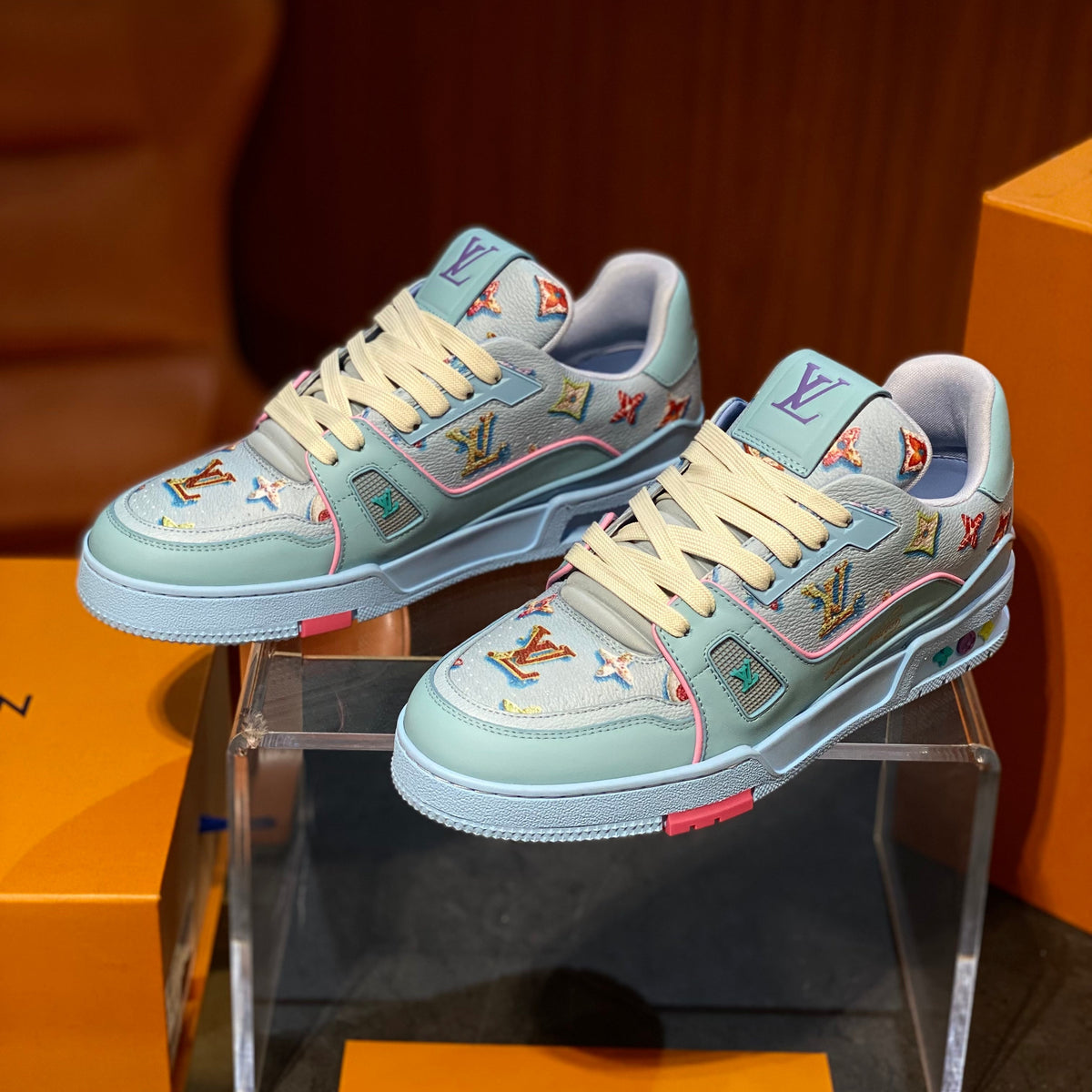 LOU SNEAKERS