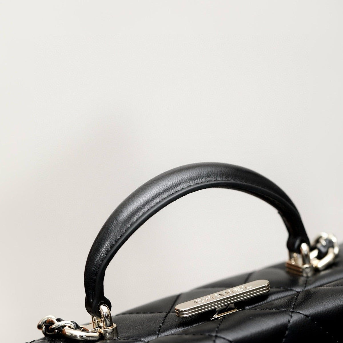 CC SMALL BOX CHAIN BAG
