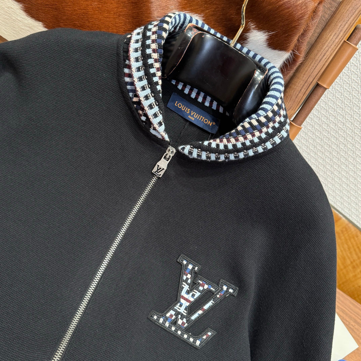 LOU ZIP SWEATSHIRT