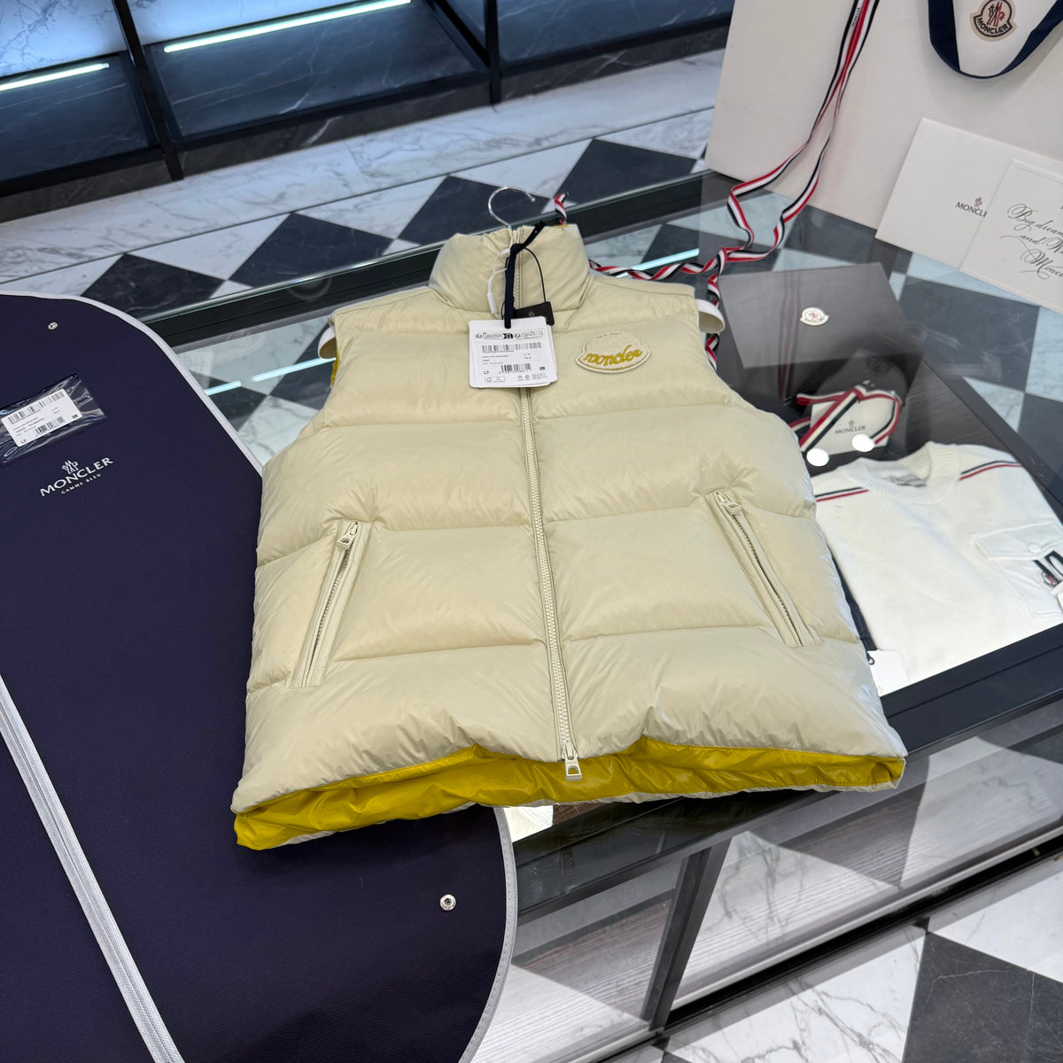 MONC LIPSI VEST