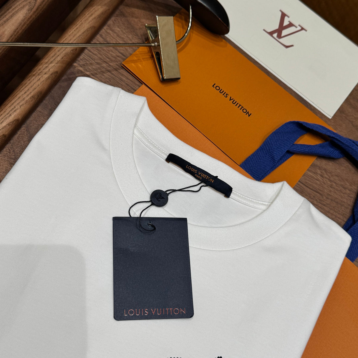LOU T-SHIRT