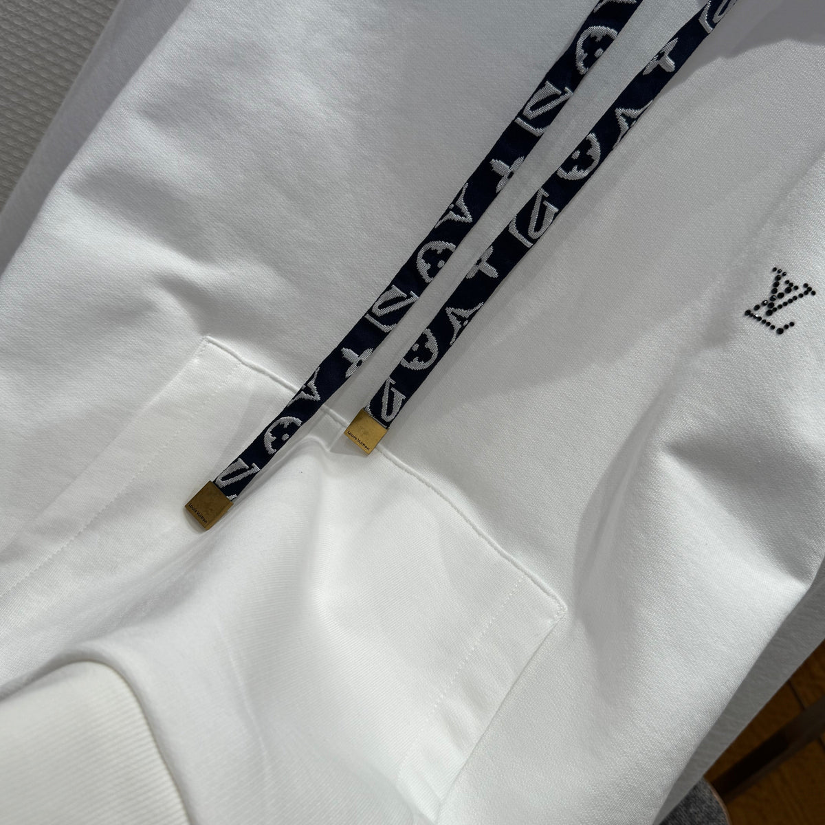 LOU HOODIE