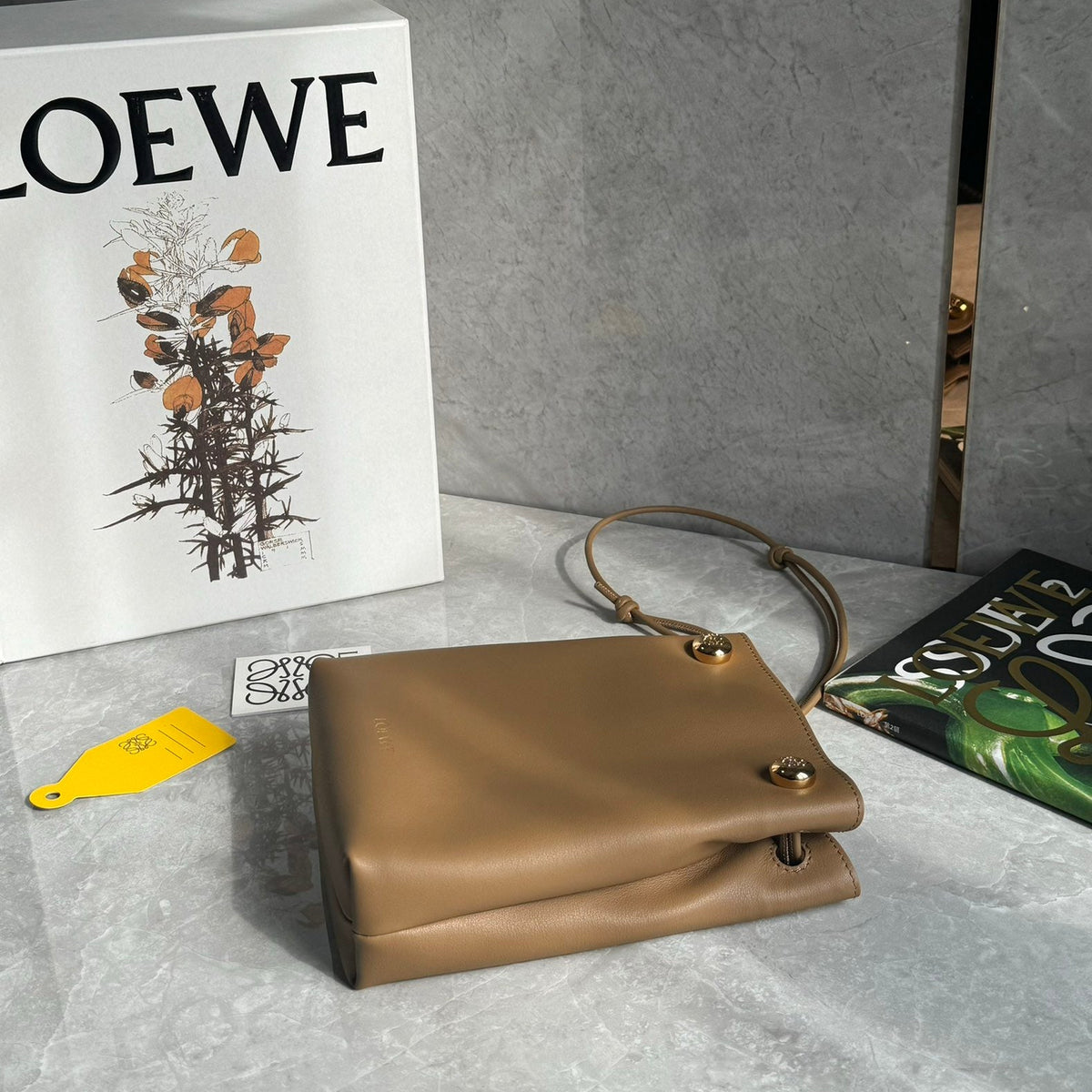 LOEW PEBBLE POUCH