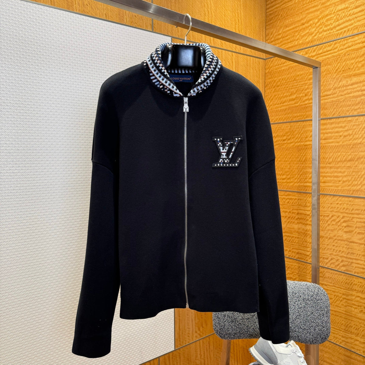 LOU ZIP SWEATSHIRT