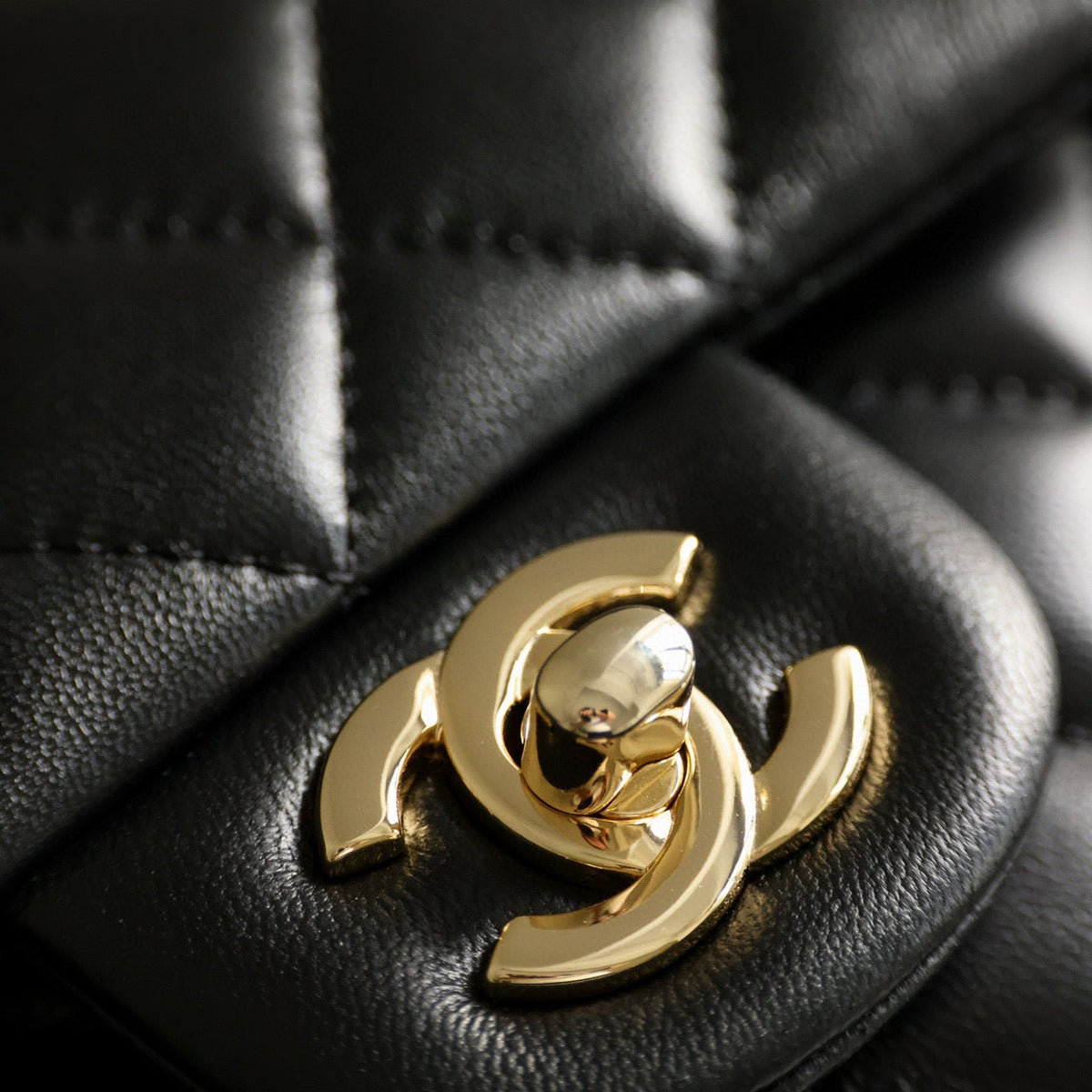 CC CLASSIC FLAP MINI BAG