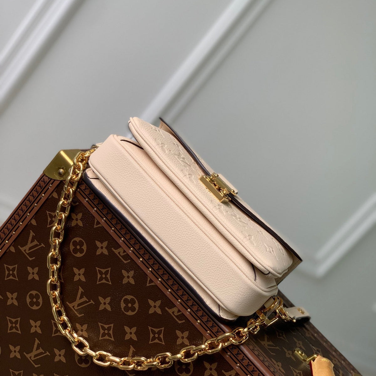 LOU POCHETTE METIS EAST WEST BAG