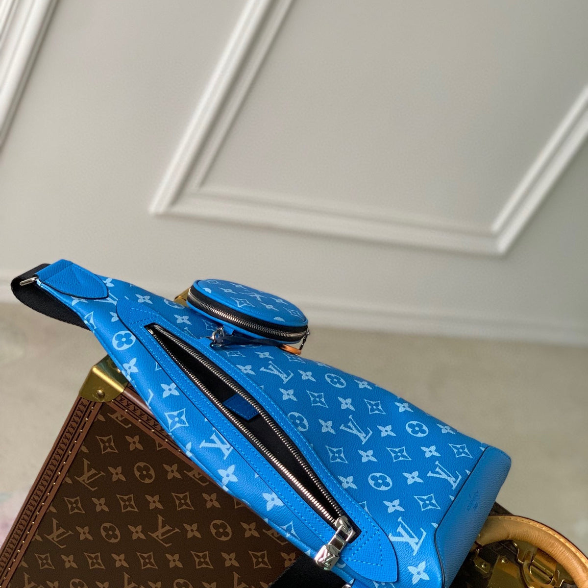 LOU DUO SLING BAG