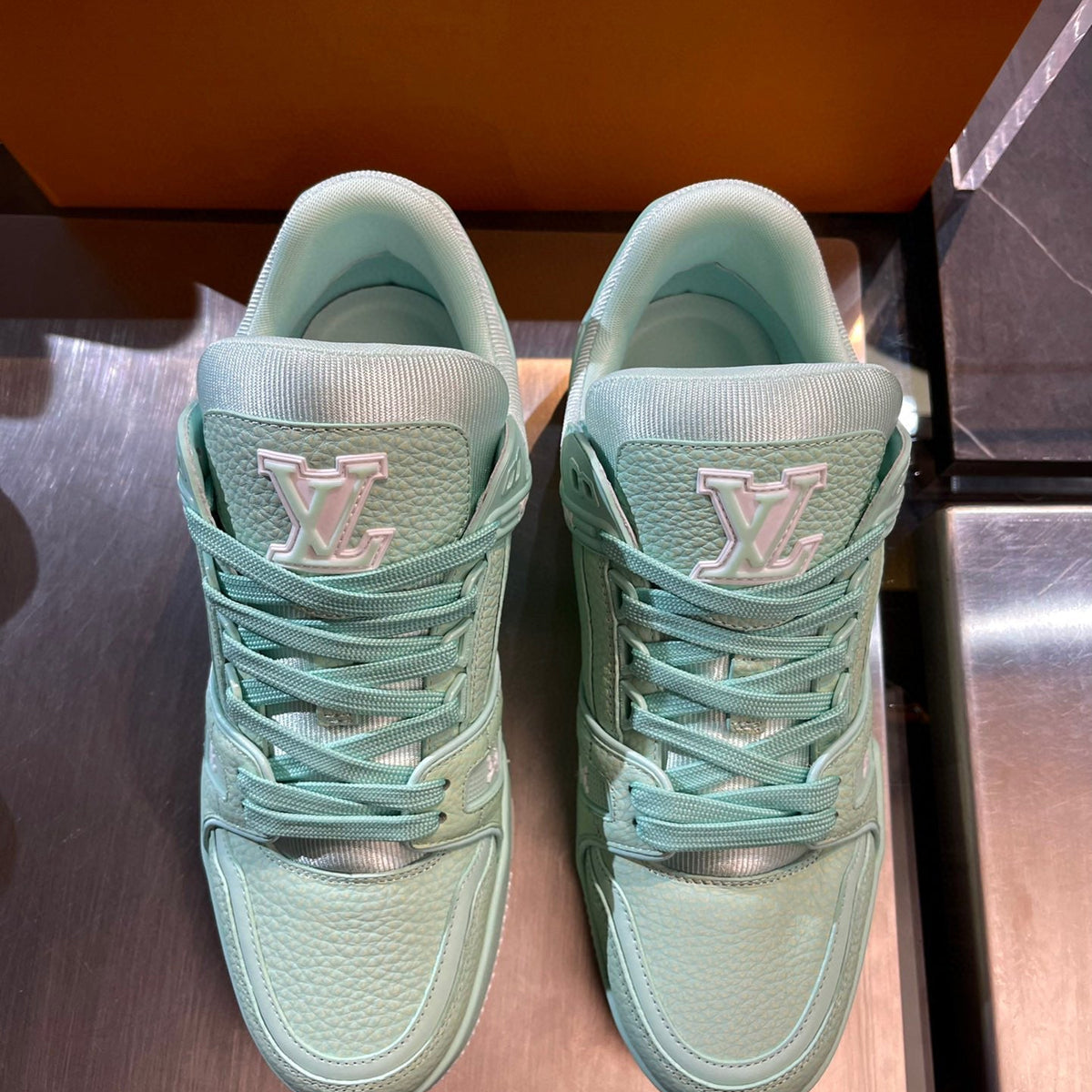 LOU TRAINERS