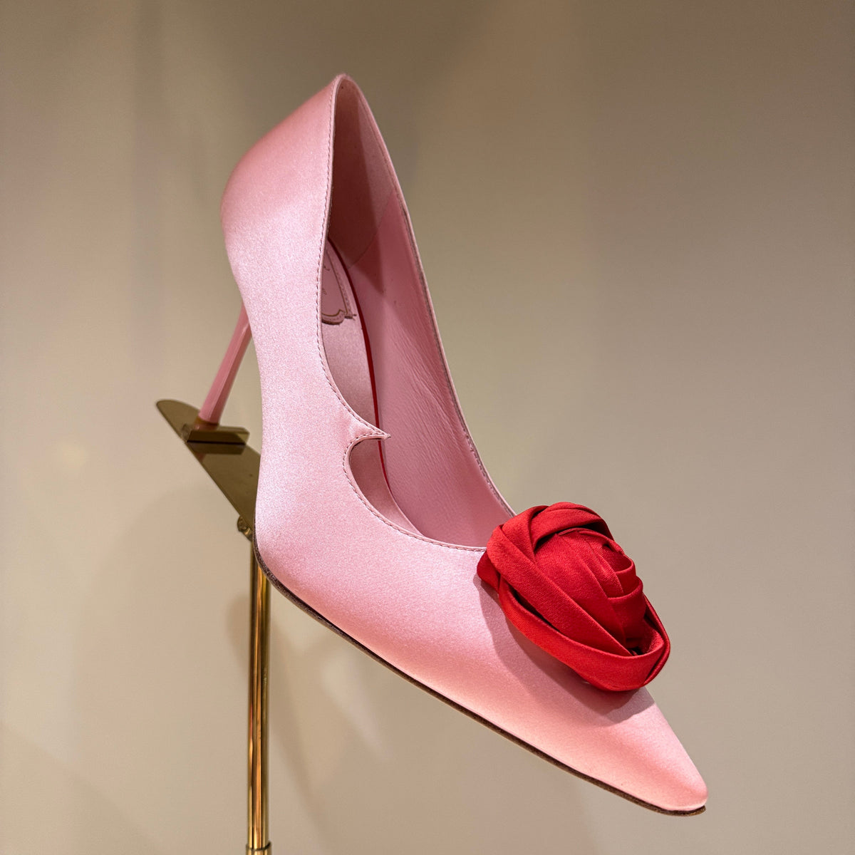 ROGER V HEELS