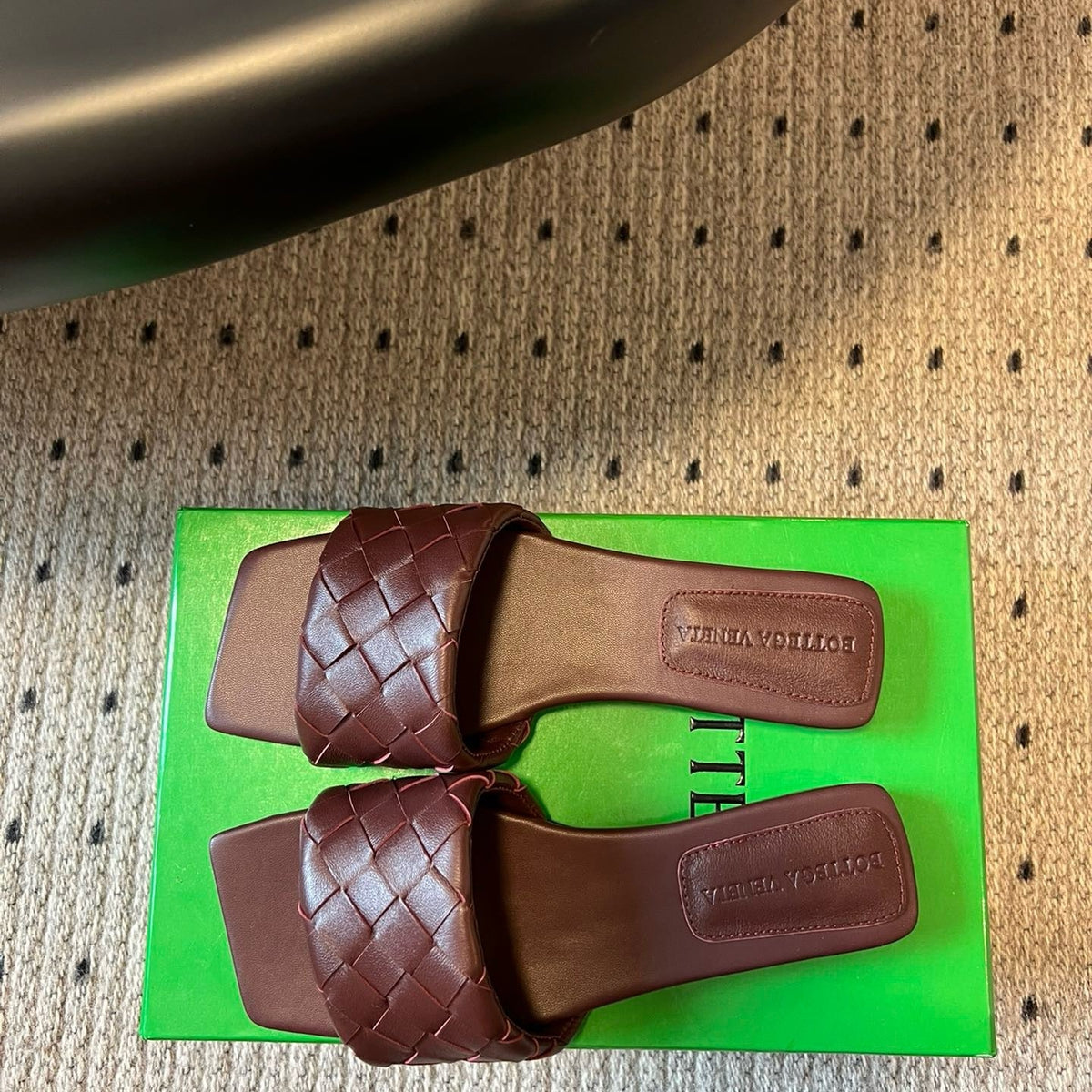 BOTT V SANDALS