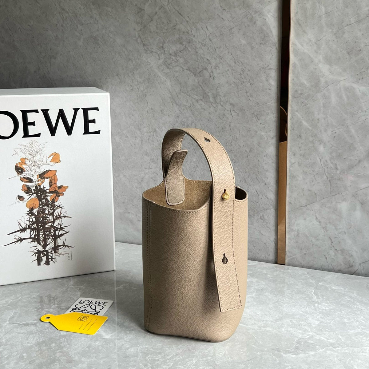 LOEW MINI PEBBLE BUCKET BAG
