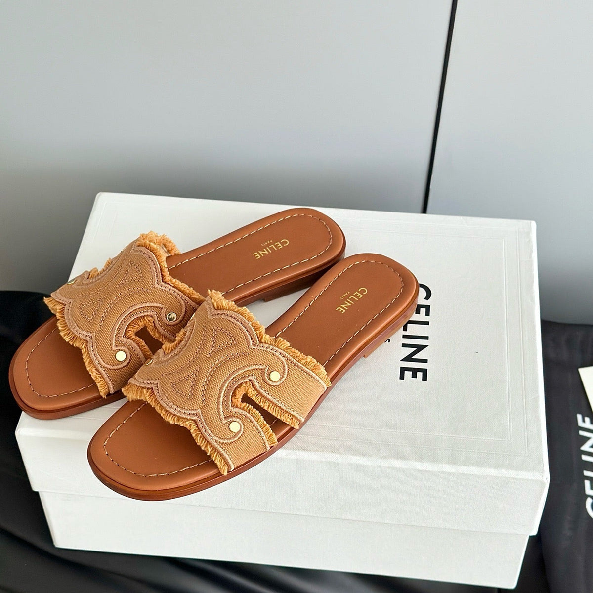 CEL SANDALS