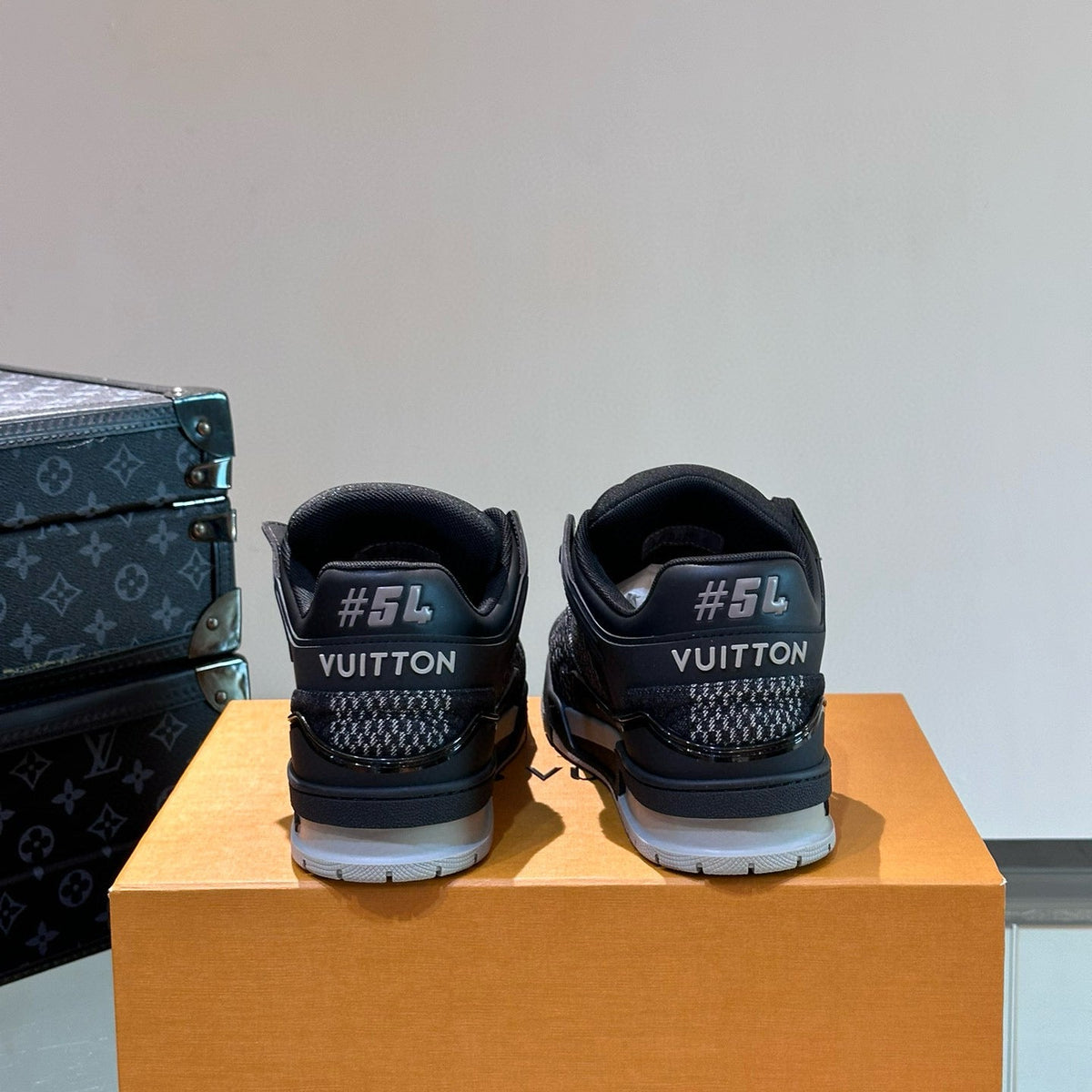 LOU TRAINERS