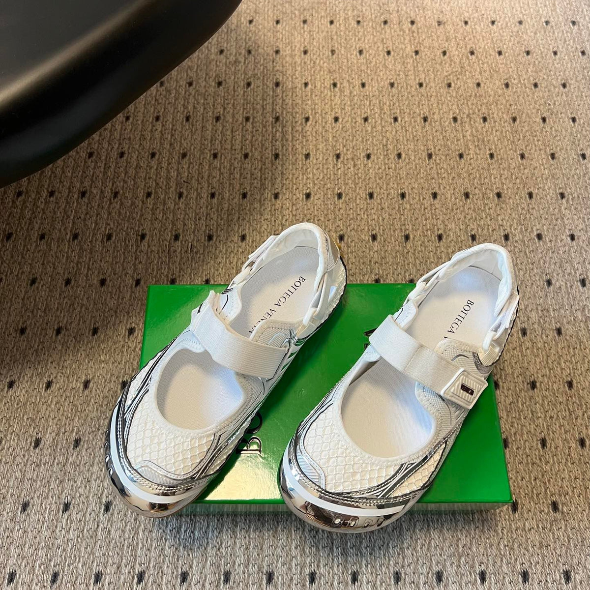 BOTT V ORBIT SNEAKER