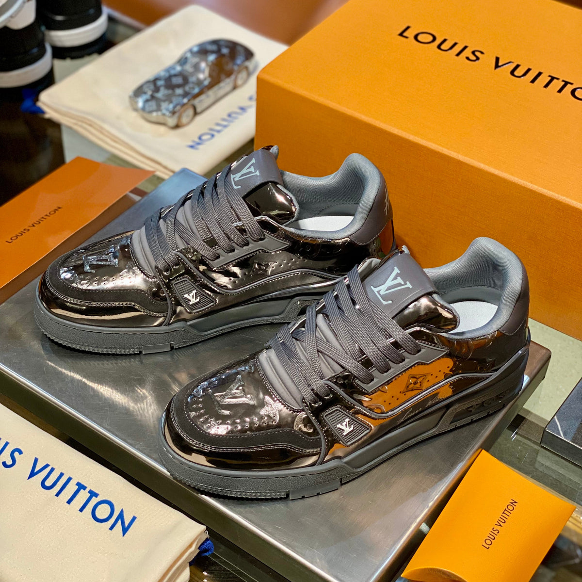 LOU TRAINERS
