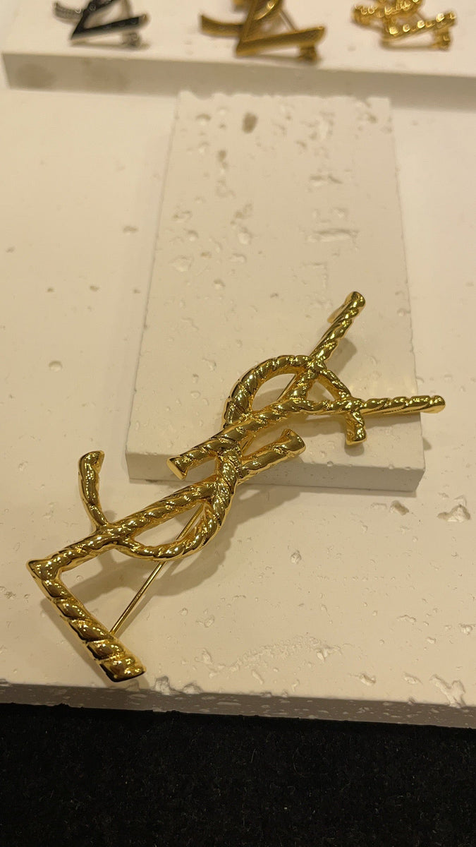 SL BROOCHE