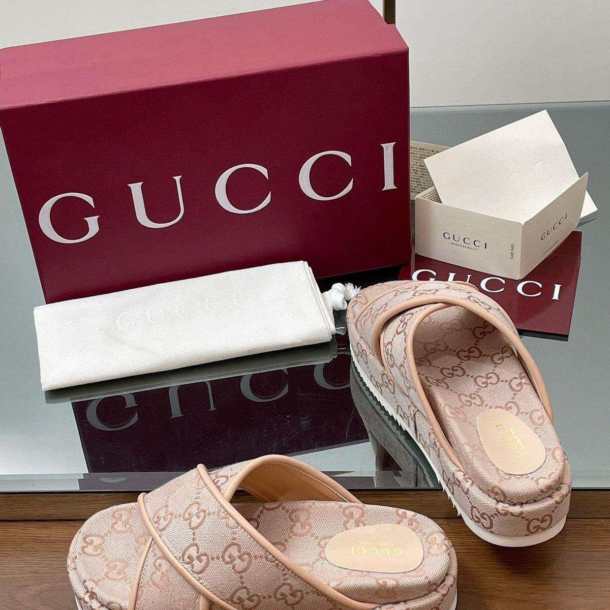GG SANDALS