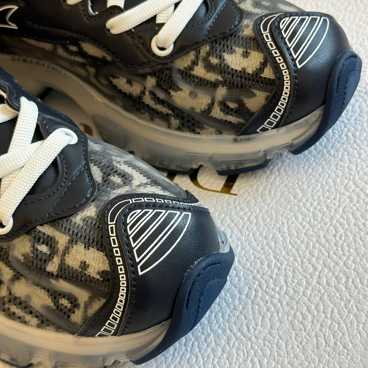 CD VIBE SNEAKERS