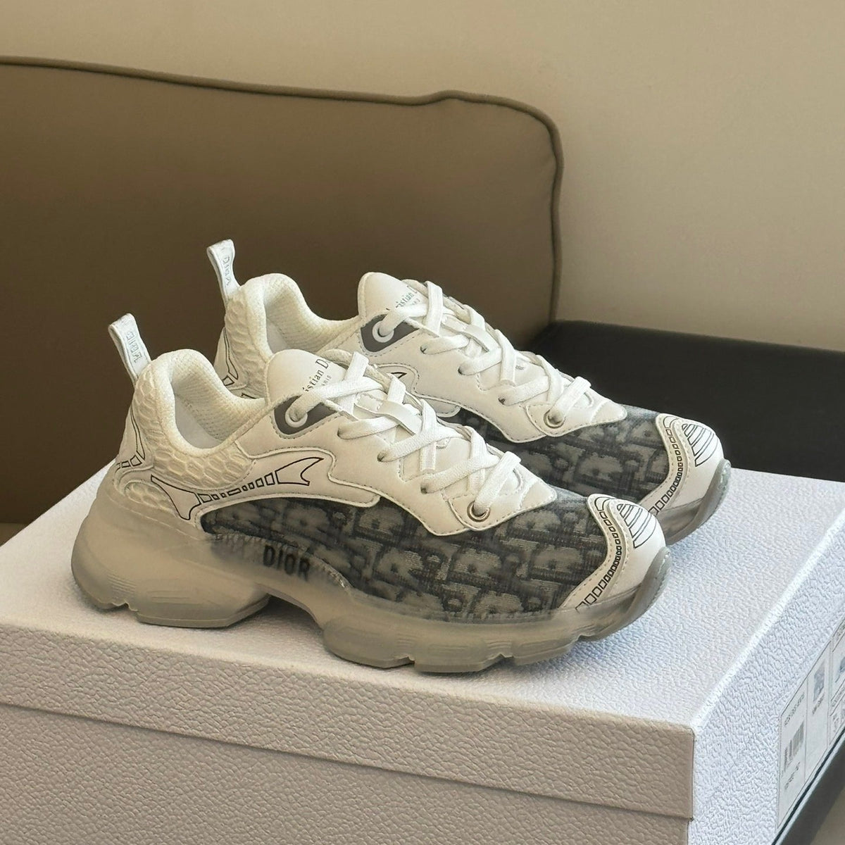 CD VIBE SNEAKERS