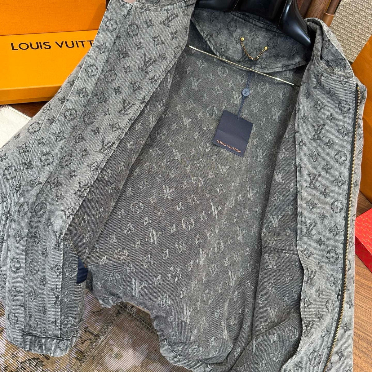 LOU DENIM JACKET
