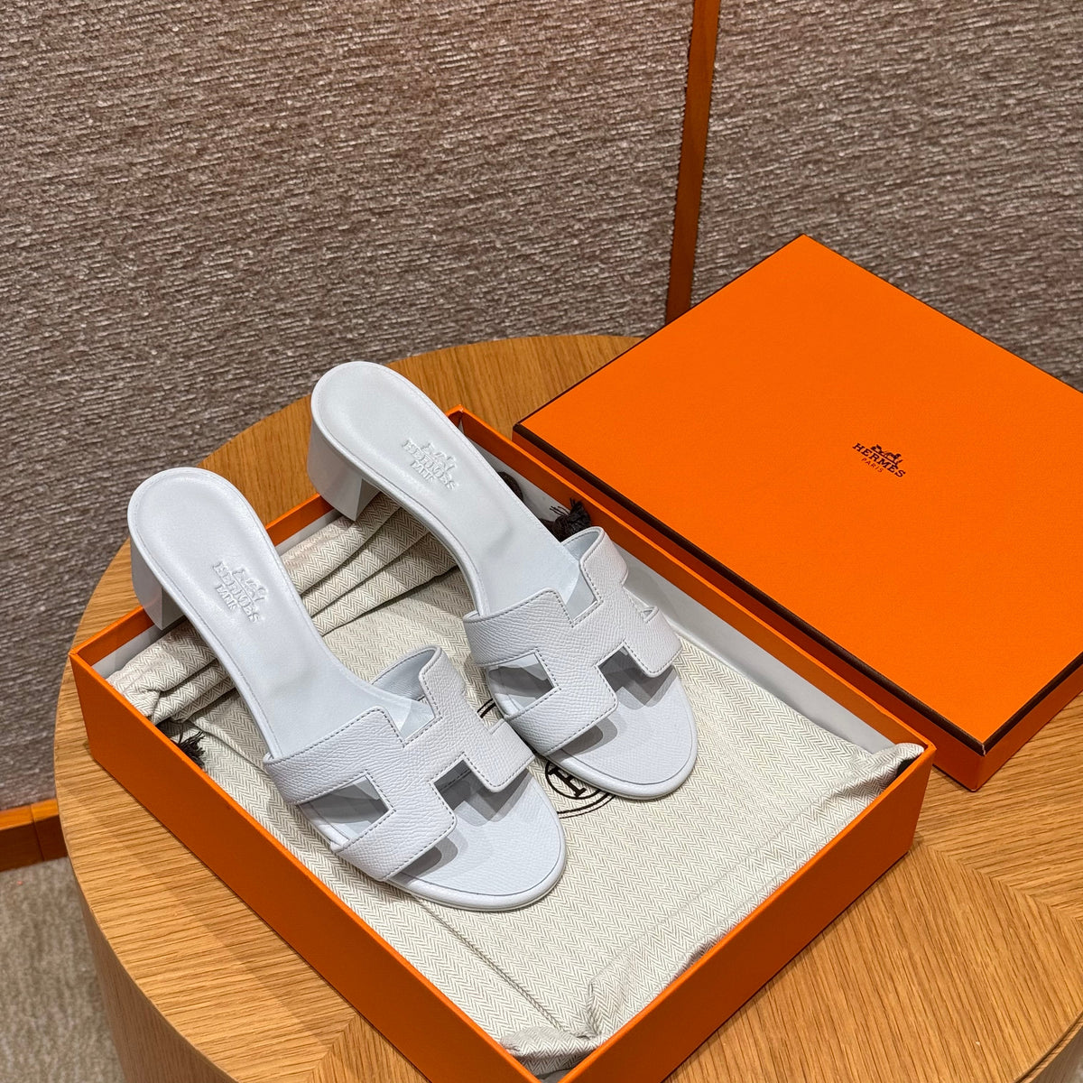 HERM OASIS SANDALS