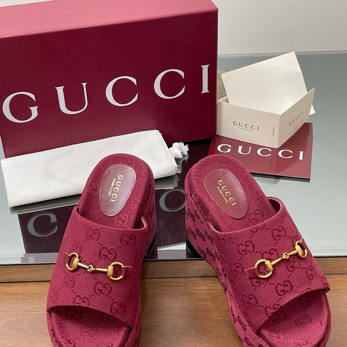 GG WEDGE SANDALS