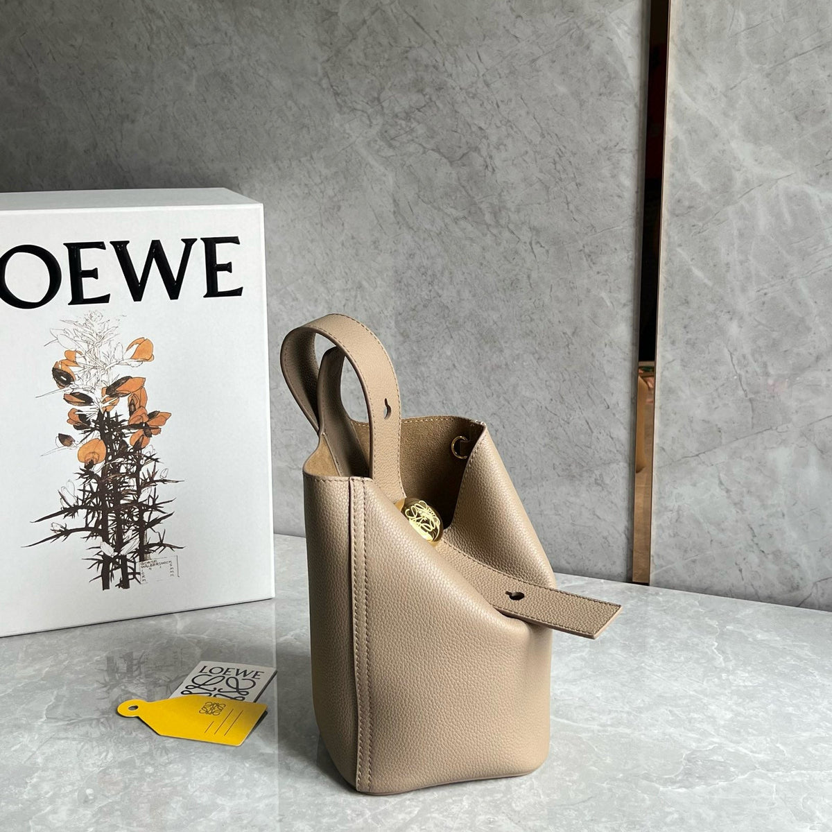 LOEW MINI PEBBLE BUCKET BAG