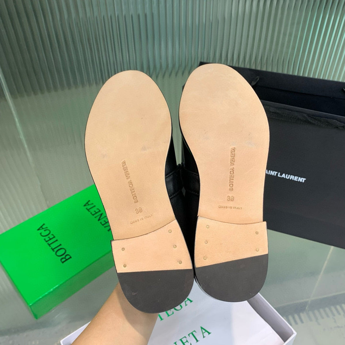 BOTT LOAFERS