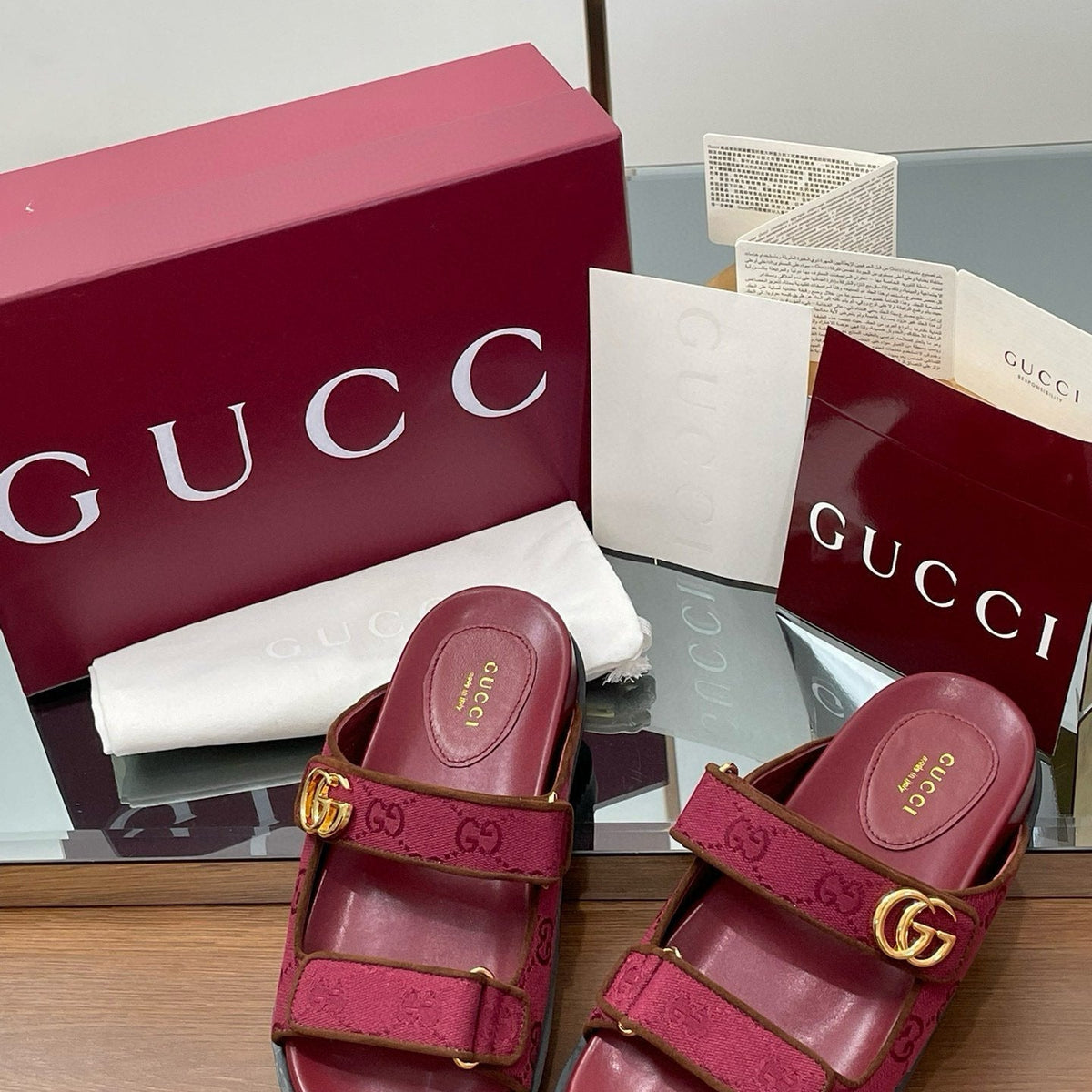 GG SANDALS