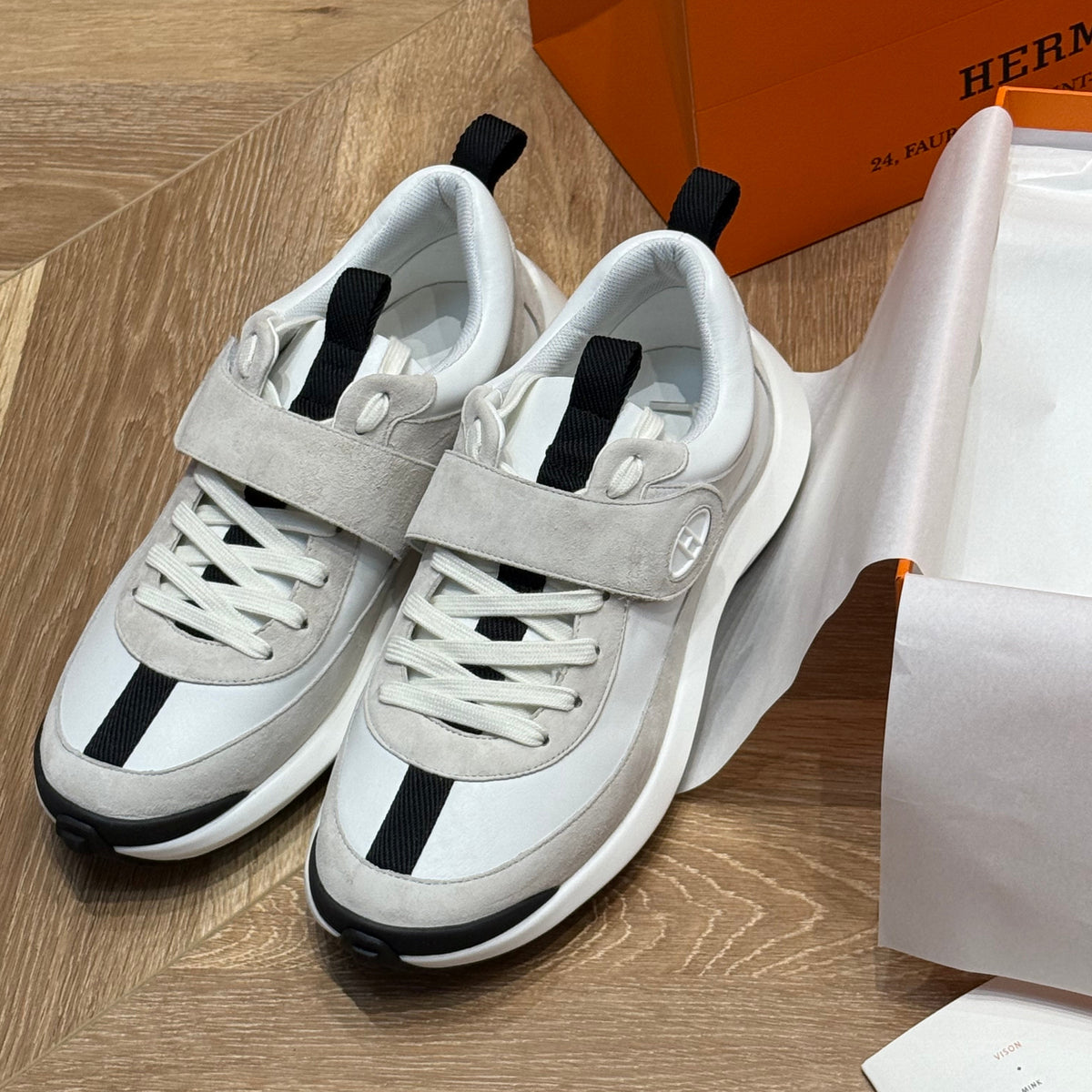 HERM LOOP SNEAKER