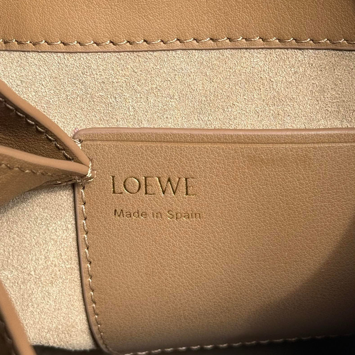 LOEW PEBBLE POUCH