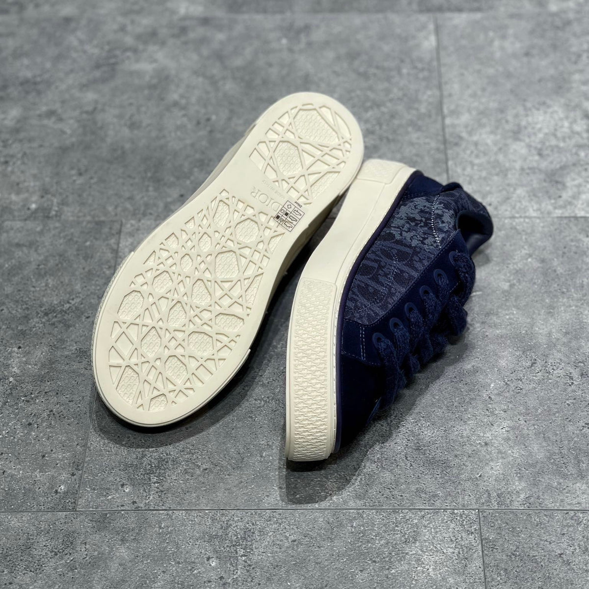 CD B33 SNEAKER