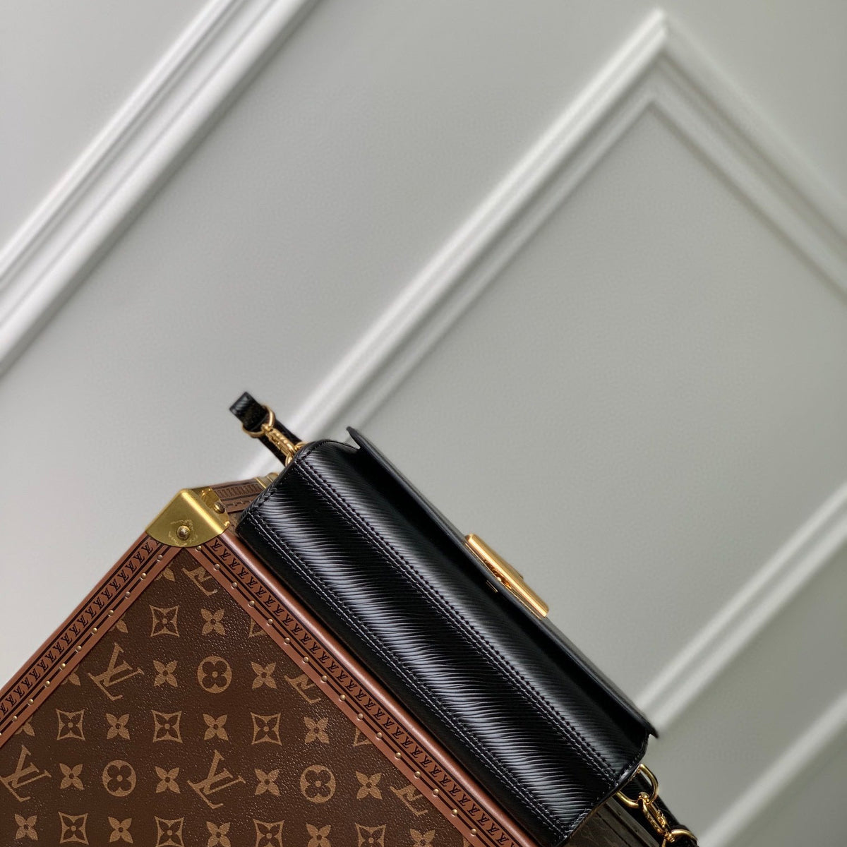 LOU TWIST WEST BAG