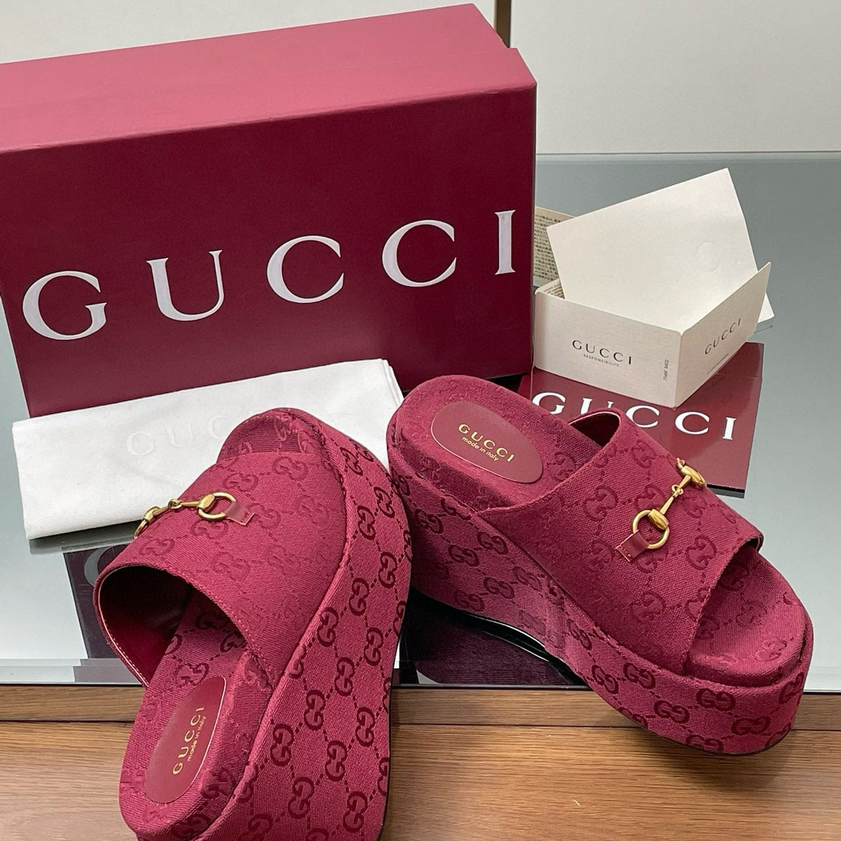 GG WEDGE SANDALS